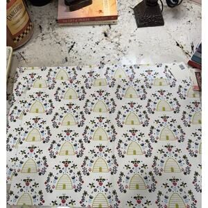 The Spring Shop Set Of 2 Placemats Honeycomb Bee Print Green Black New